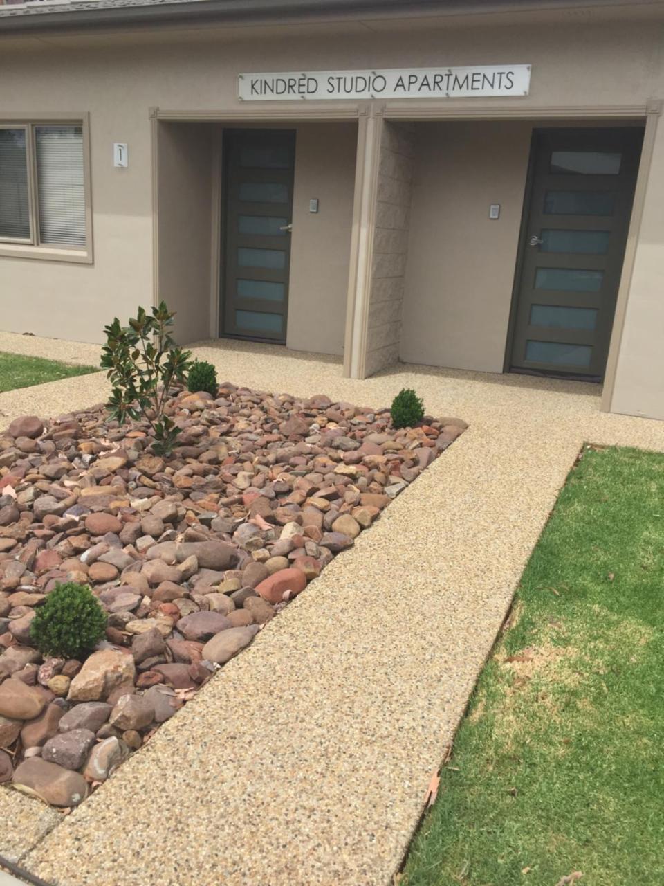 Kindred Studio Apartments Leeton Exterior photo