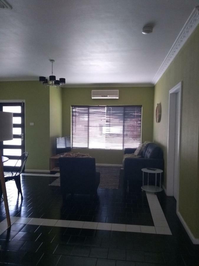 Kindred Studio Apartments Leeton Exterior photo